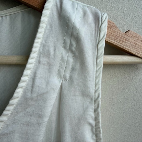 Banana Republic Cream V-Neck Tank Top - Picture 3 of 9